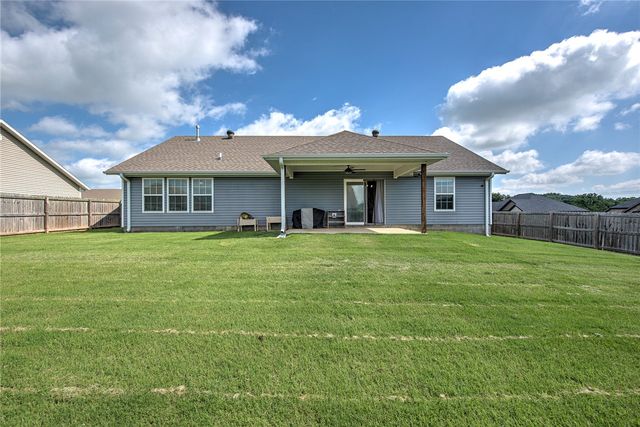 1481 General Parson Drive, Prairie Grove, AR 72753