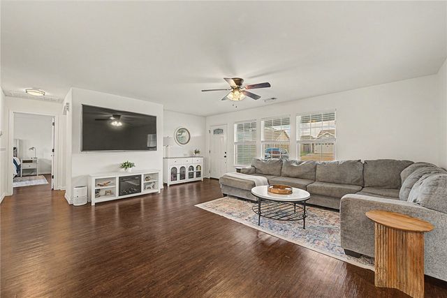 1481 General Parson Drive, Prairie Grove, AR 72753