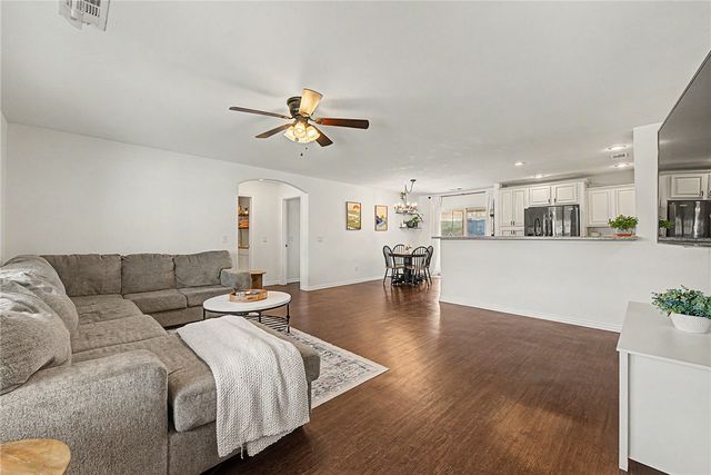 1481 General Parson Drive, Prairie Grove, AR 72753