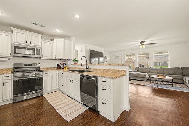 1481 General Parson Drive, Prairie Grove, AR 72753