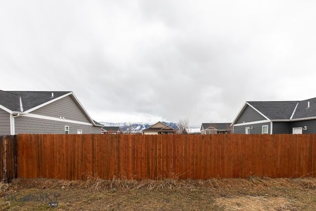 2329 Sturnella Lane, Belgrade, MT 59714