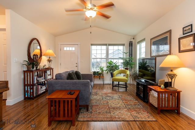 2329 Sturnella Lane, Belgrade, MT 59714