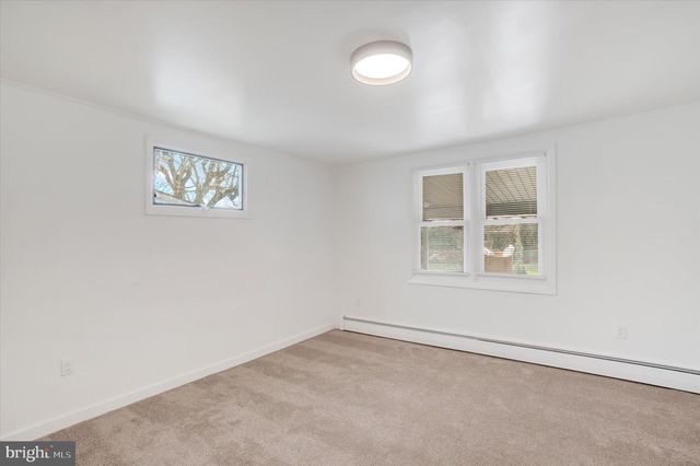 1116 W COLLEGE AVE, York, PA 17404