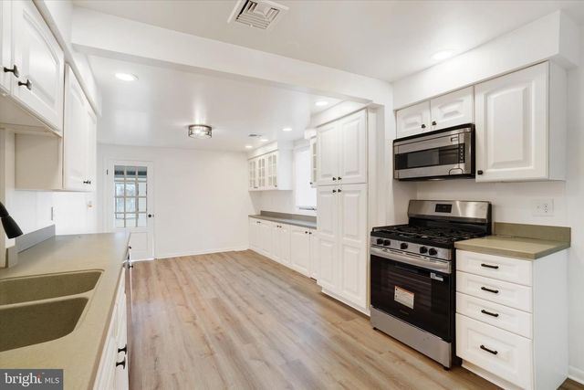 1116 W COLLEGE AVE, York, PA 17404