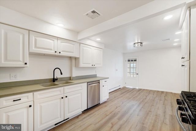 1116 W COLLEGE AVE, York, PA 17404