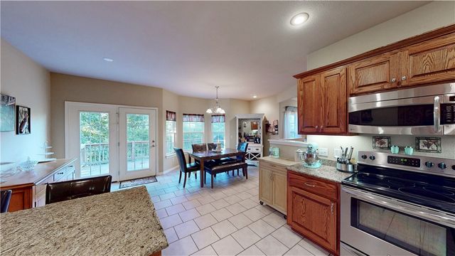 1 Totton Lane, Bella Vista, AR 72714