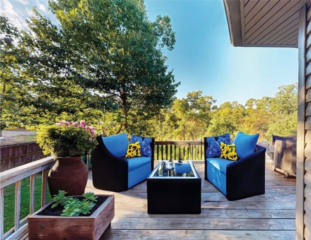 1 Totton Lane, Bella Vista, AR 72714