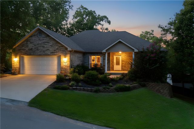 1 Totton Lane, Bella Vista, AR 72714