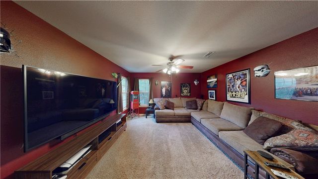 1 Totton Lane, Bella Vista, AR 72714