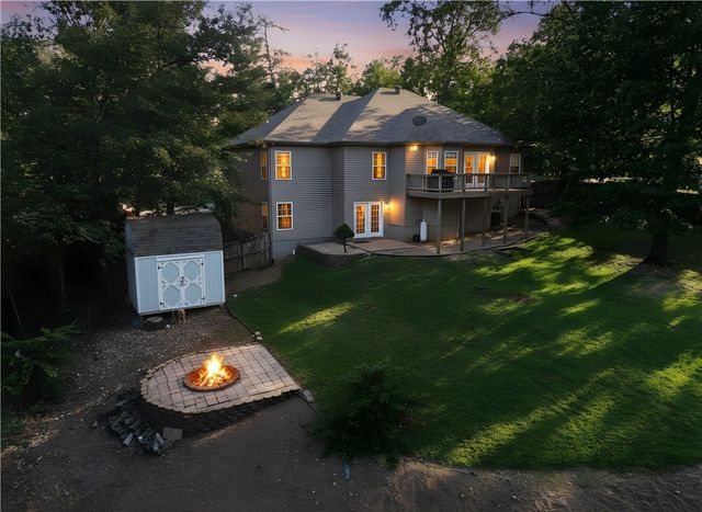 1 Totton Lane, Bella Vista, AR 72714