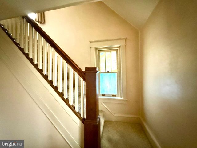 2039 READING AVE, Reading, PA 19609