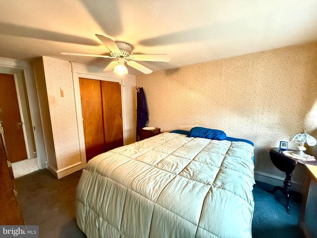 2039 READING AVE, Reading, PA 19609