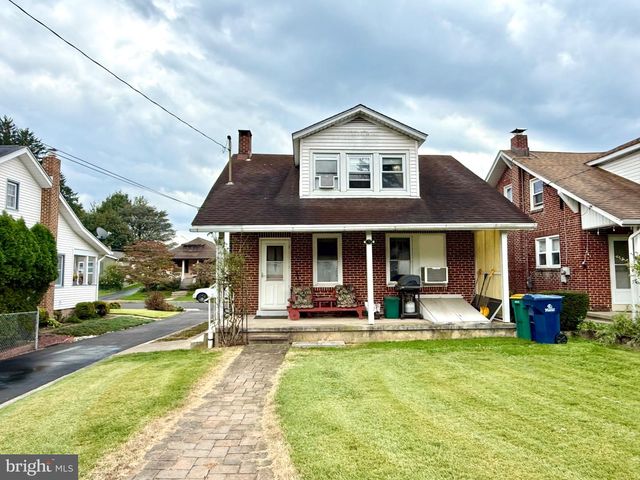 2039 READING AVE, Reading, PA 19609