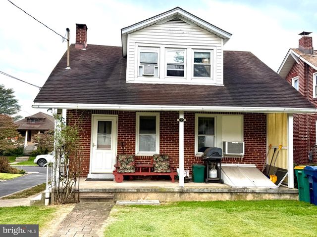 2039 READING AVE, Reading, PA 19609