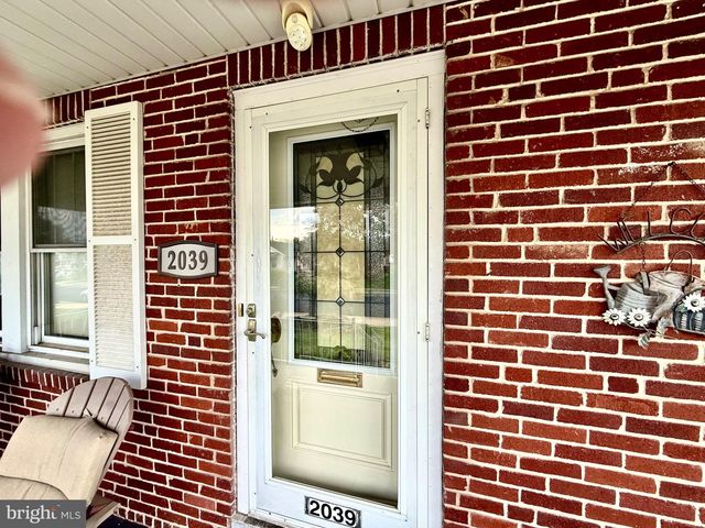 2039 READING AVE, Reading, PA 19609