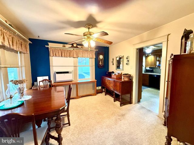 2039 READING AVE, Reading, PA 19609