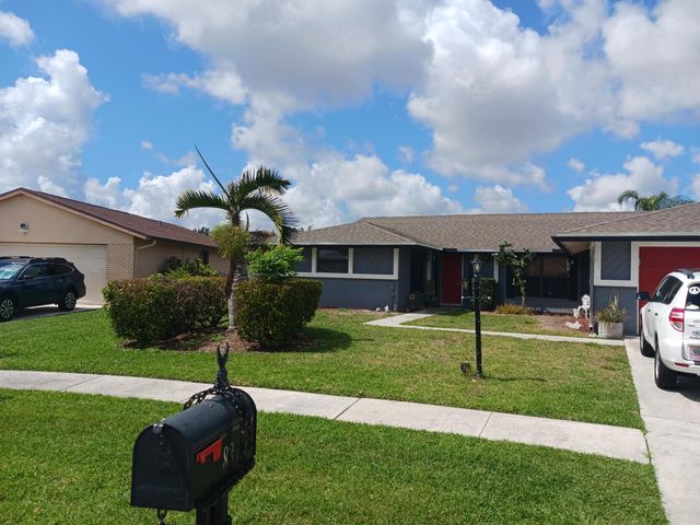 8353 Raymond Drive, Boynton Beach, FL 33472