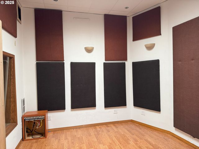 1920 N VANCOUVER Ave, Portland, OR 97227