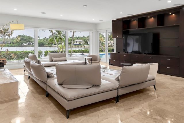 415 Rovino Ave, Coral Gables, FL 33156