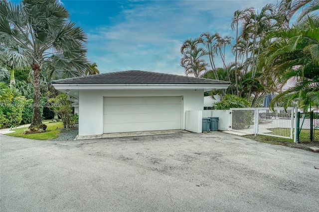 415 Rovino Ave, Coral Gables, FL 33156