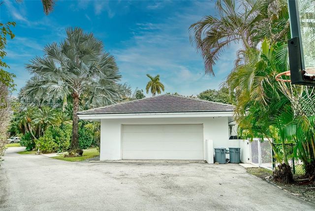 415 Rovino Ave, Coral Gables, FL 33156