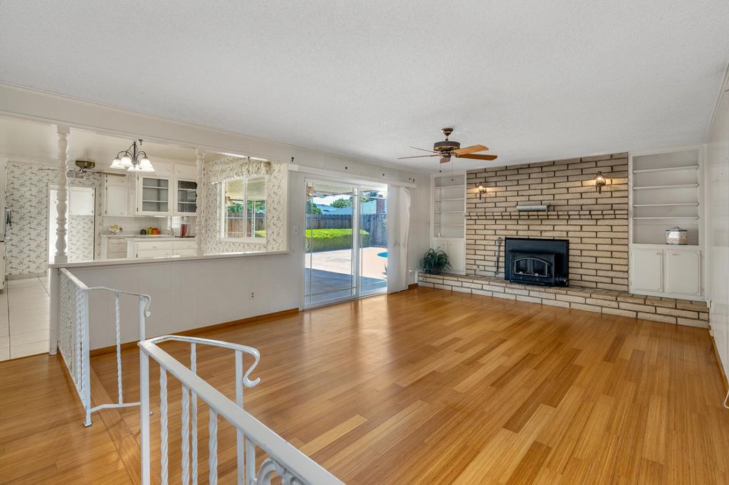 Image 13 of property listing at 448 Judy Court, Merced, CA 95348