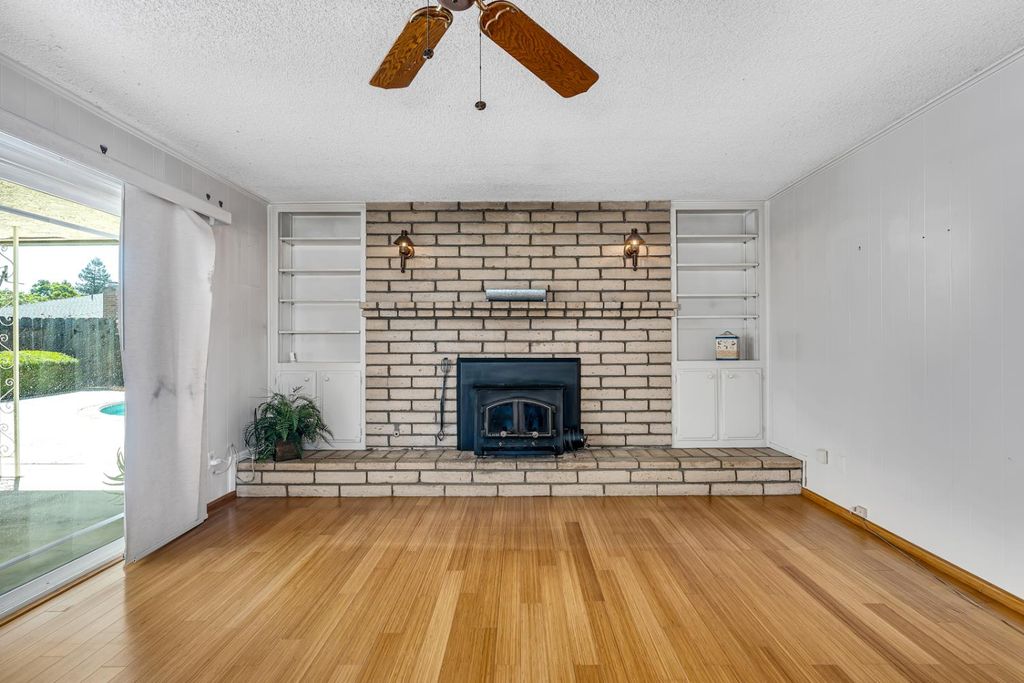 Image 15 of property listing at 448 Judy Court, Merced, CA 95348