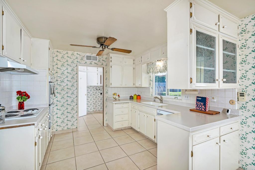 Image 19 of property listing at 448 Judy Court, Merced, CA 95348