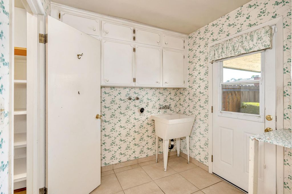 Image 39 of property listing at 448 Judy Court, Merced, CA 95348