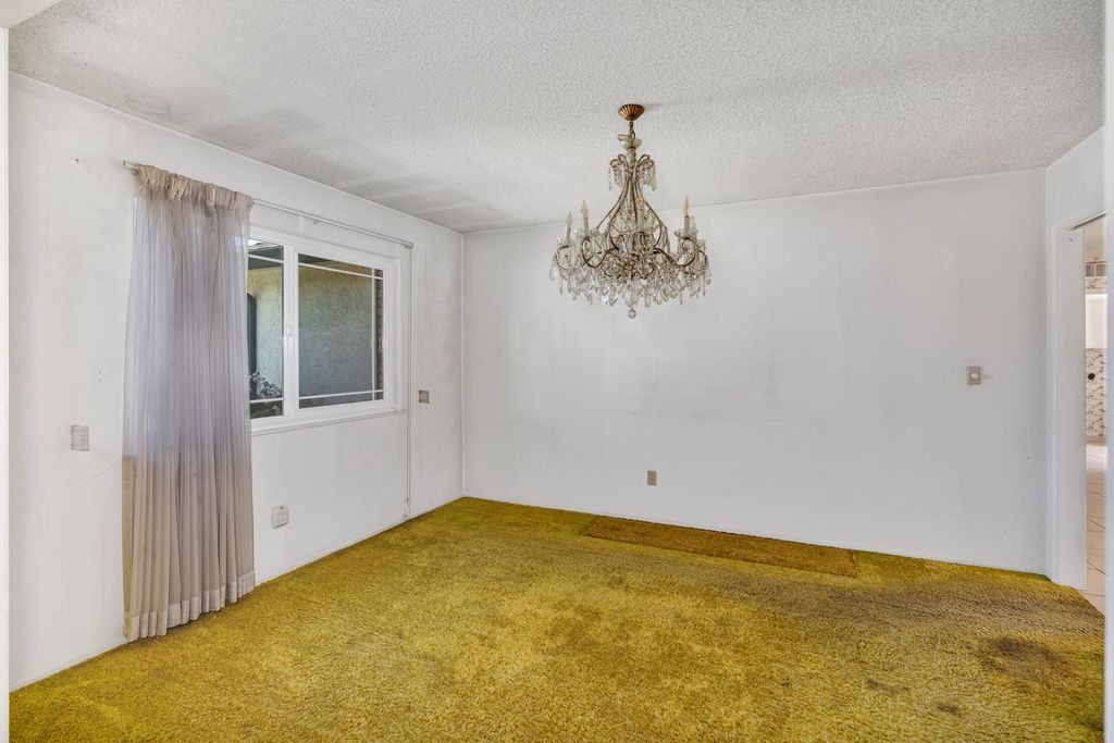 Image 9 of property listing at 448 Judy Court, Merced, CA 95348