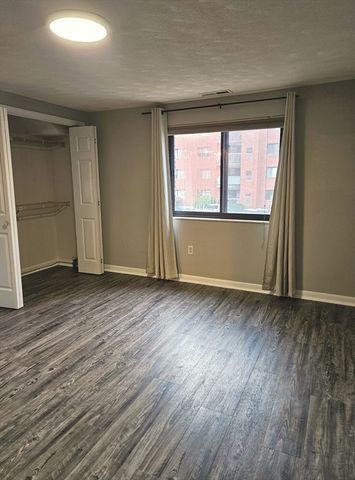 12 9th St 206, Medford, MA 02155