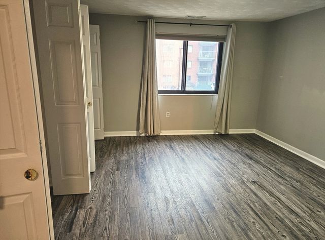 12 9th St 206, Medford, MA 02155