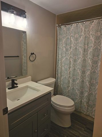 12 9th St 206, Medford, MA 02155