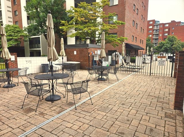 12 9th St 206, Medford, MA 02155