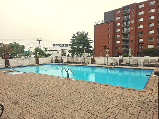 12 9th St 206, Medford, MA 02155