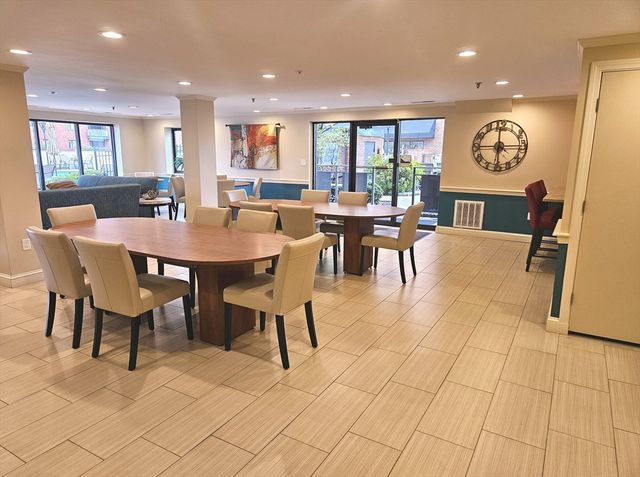 12 9th St 206, Medford, MA 02155