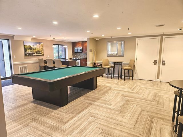 12 9th St 206, Medford, MA 02155
