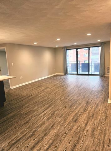 12 9th St 206, Medford, MA 02155