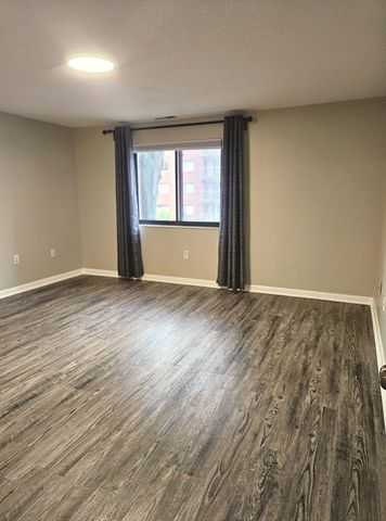 12 9th St 206, Medford, MA 02155