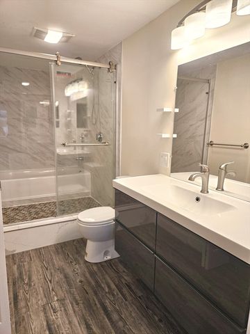 12 9th St 206, Medford, MA 02155