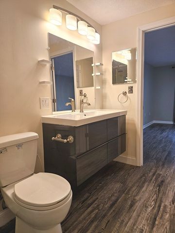 12 9th St 206, Medford, MA 02155