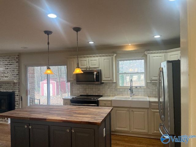 7110 Jones Valley Drive, Huntsville, AL 35802