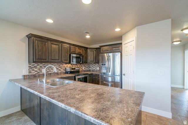 373 S 100 W, Ivins, UT 84738