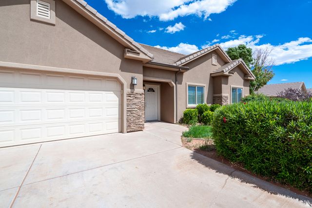 373 S 100 W, Ivins, UT 84738