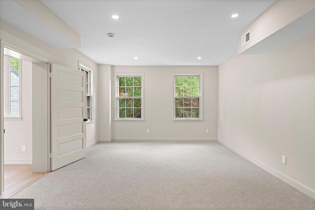1525 35TH ST NW, Washington, DC 20007