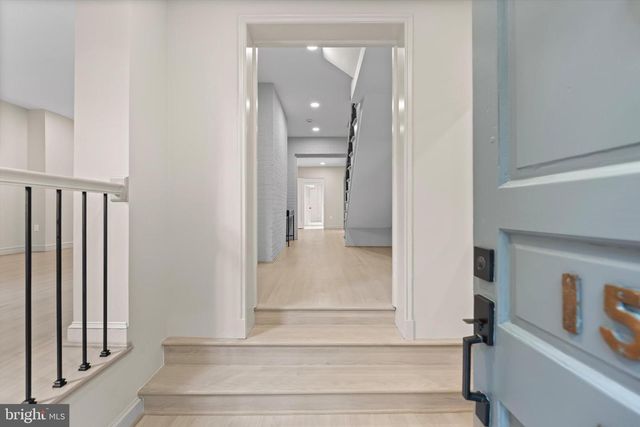 1525 35TH ST NW, Washington, DC 20007