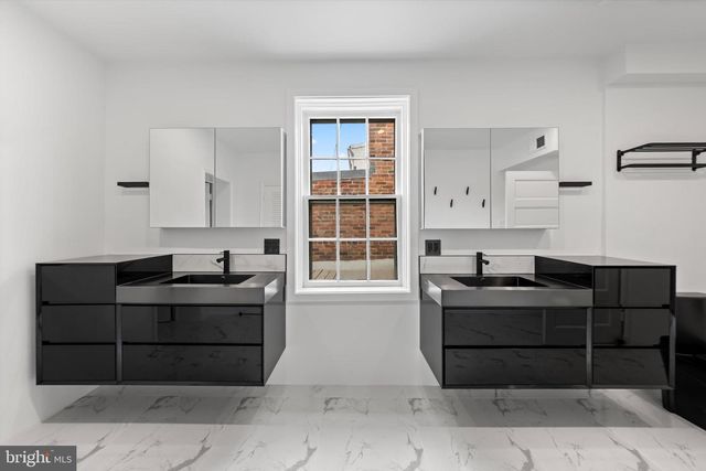 1525 35TH ST NW, Washington, DC 20007