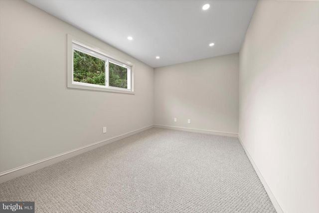 1525 35TH ST NW, Washington, DC 20007