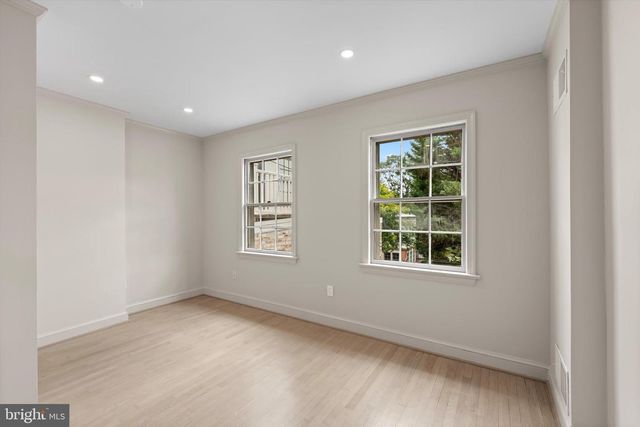 1525 35TH ST NW, Washington, DC 20007