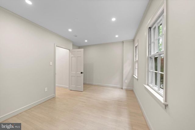 1525 35TH ST NW, Washington, DC 20007